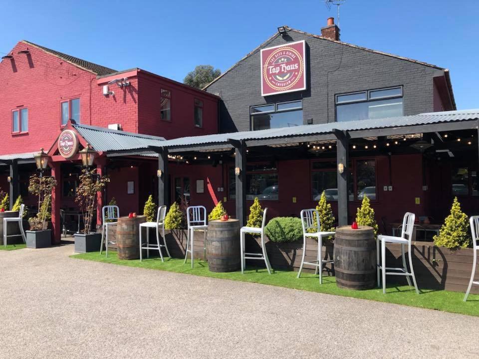Lodge At Tap Haus Mansfield Woodhouse Екстериор снимка